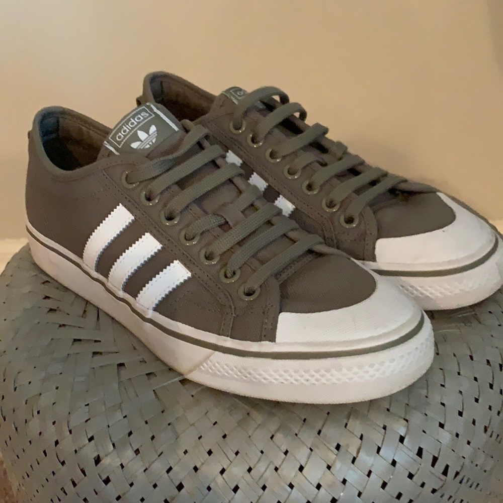 Adidas Sneakers